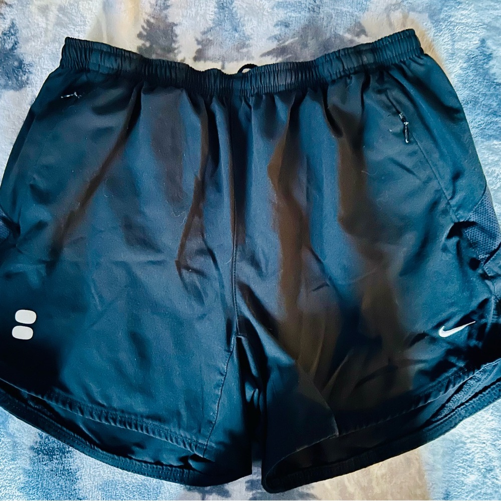 Nike black athletic shorts, fit dry size S(4/6).